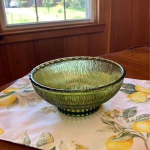 1975 vintage FTD green candy/jewelry dish. In mint condition. Make me an offer.